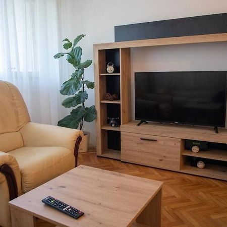 Dora Apartment Ниш Экстерьер фото