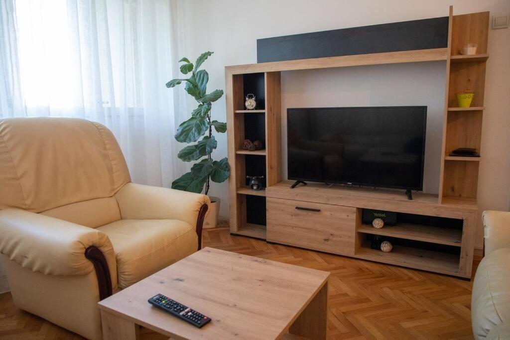 Dora Apartment Ниш Экстерьер фото